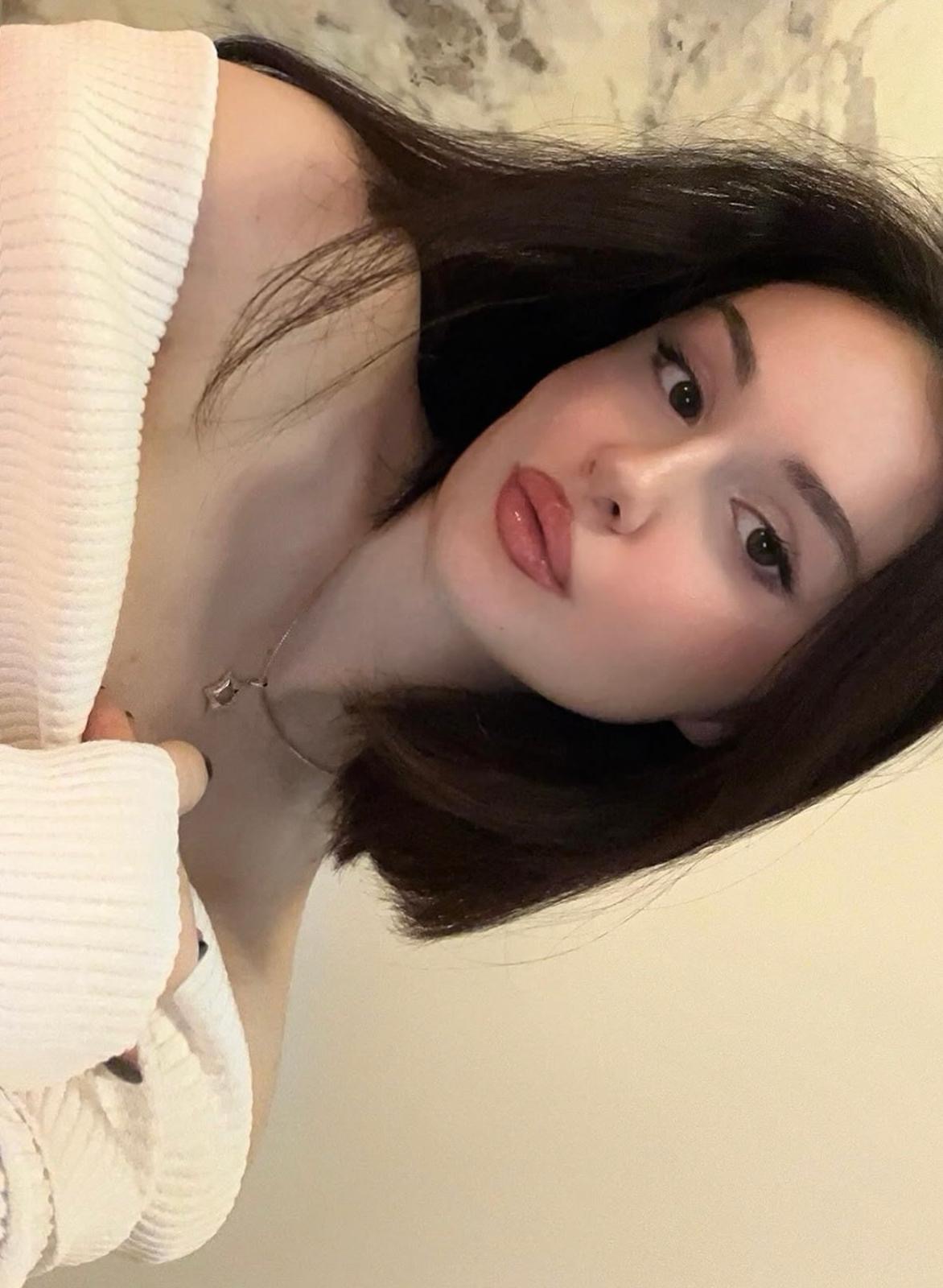 Yaka Bakımlı Bayan Escort Günay