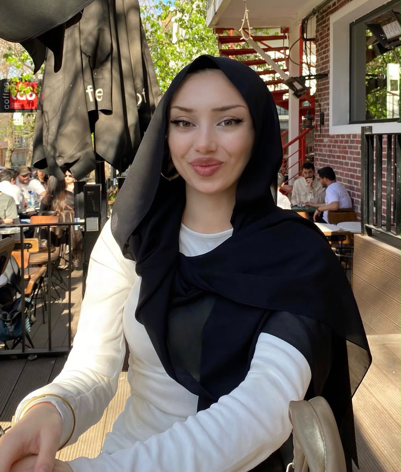 Koşu Tatlı Bir Aşk Escort Lale